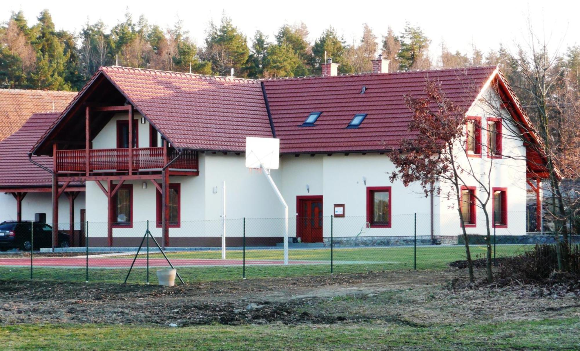 Penzion Lipina Slatinany Экстерьер фото