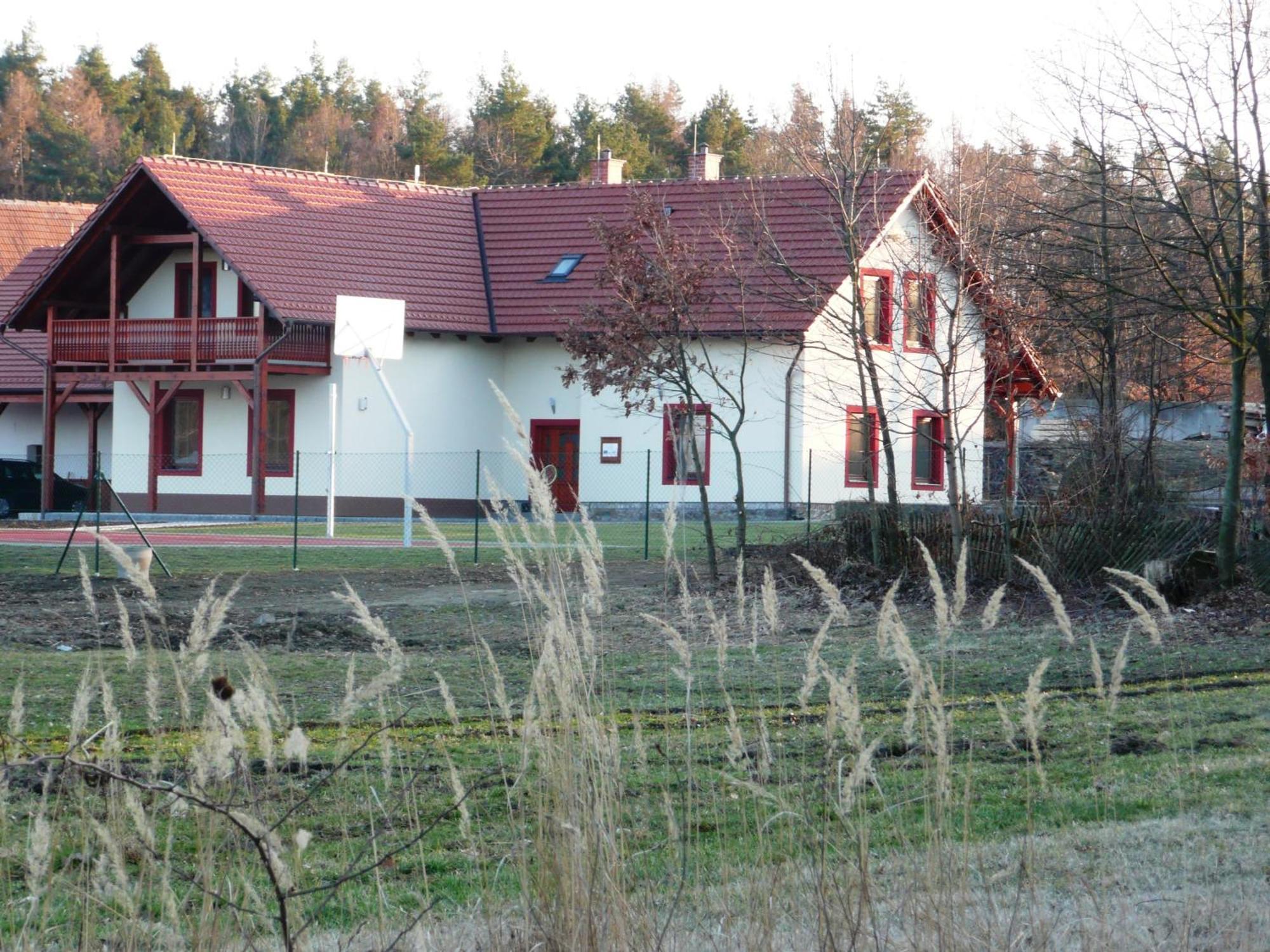 Penzion Lipina Slatinany Экстерьер фото